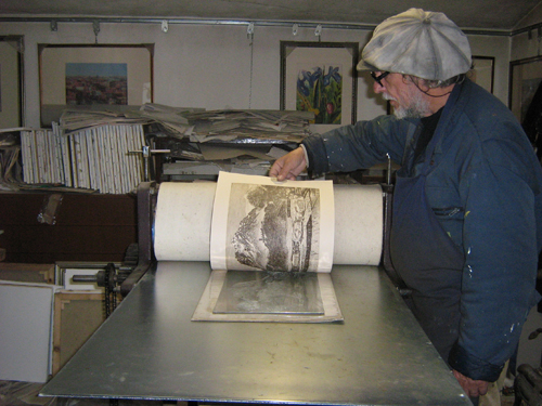 Il Maestro al torchio calcografico